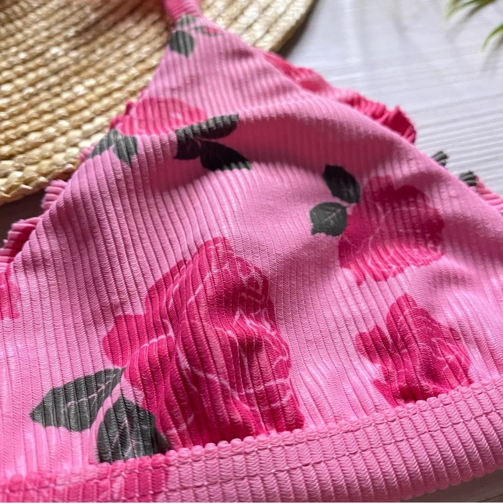 NWOT Beach Riot 🌹 Rosie Pink Valentine’s Day Ruffle Fixed Triangle Bikini Top